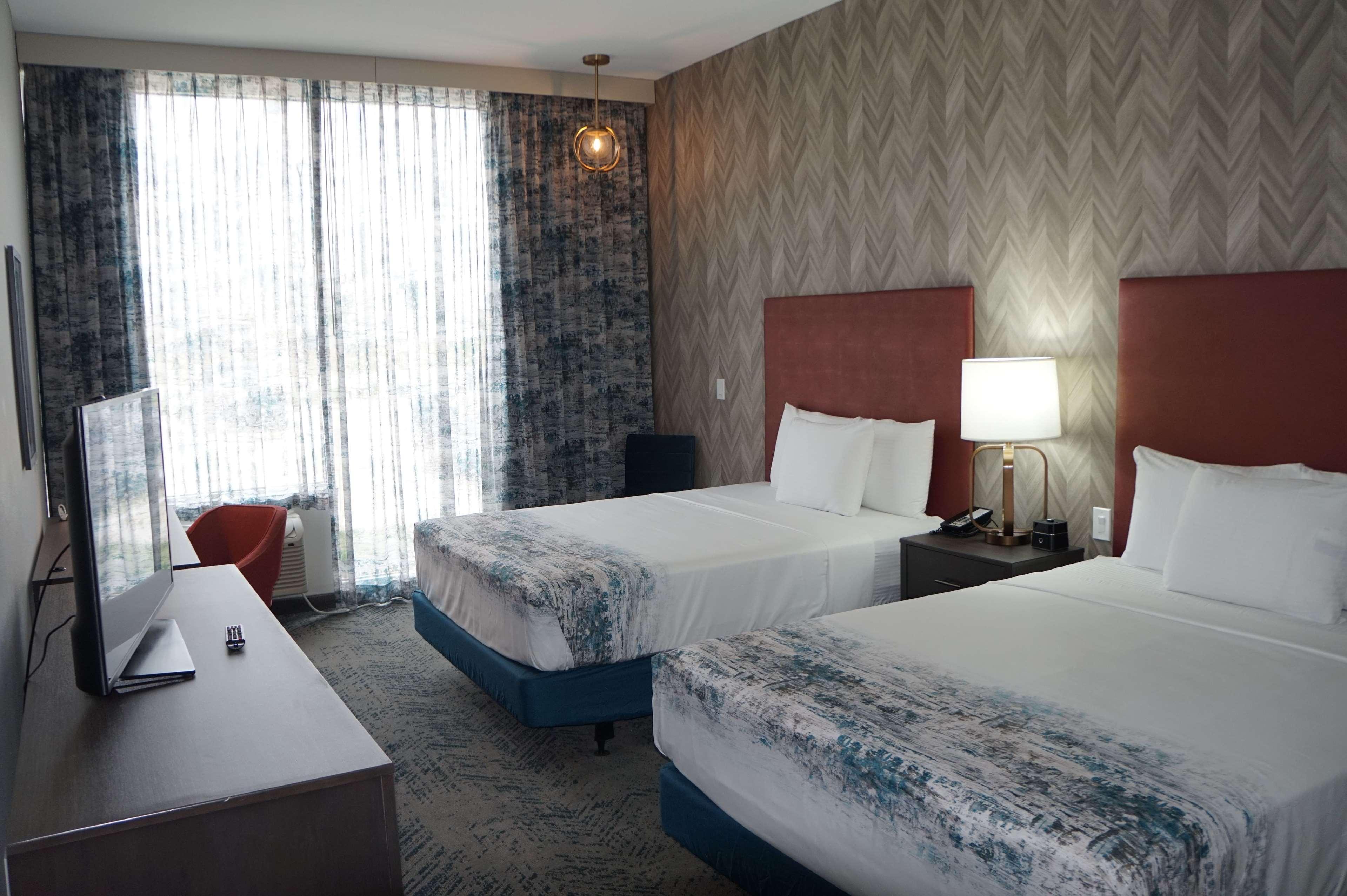 La Quinta Inn & Suites Dfw West-Glade-Parks Юлесс Экстерьер фото
