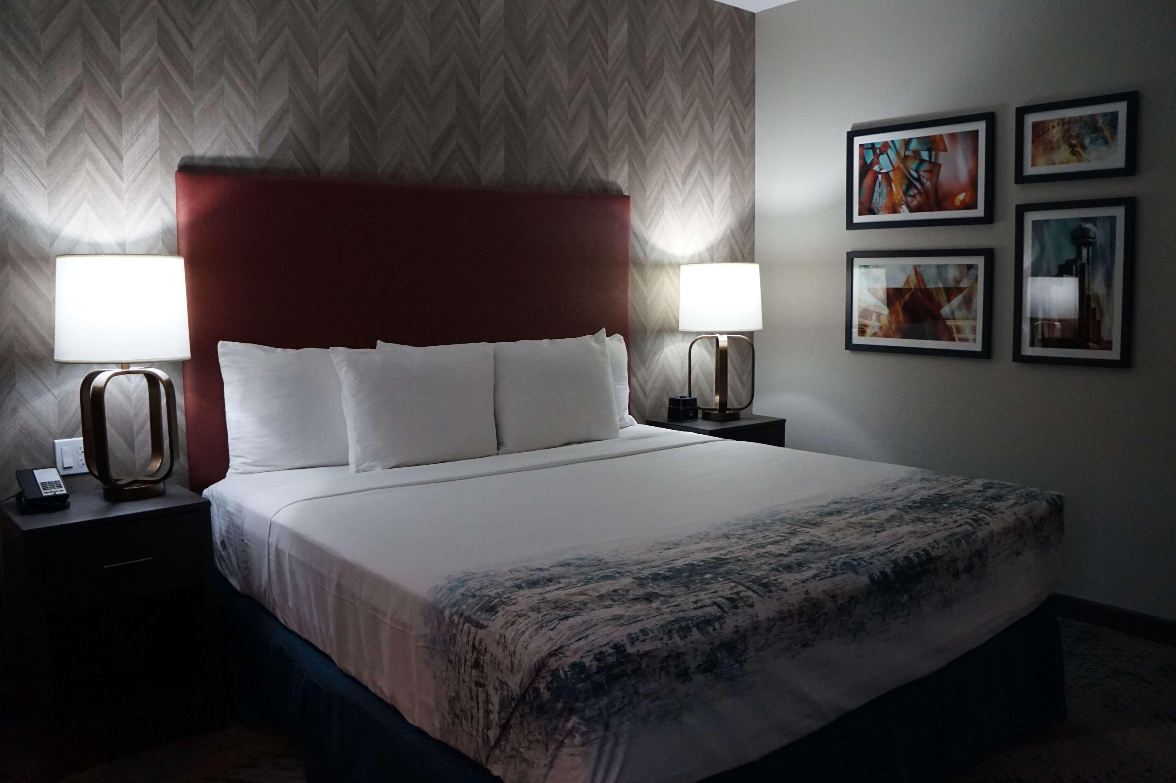 La Quinta Inn & Suites Dfw West-Glade-Parks Юлесс Экстерьер фото