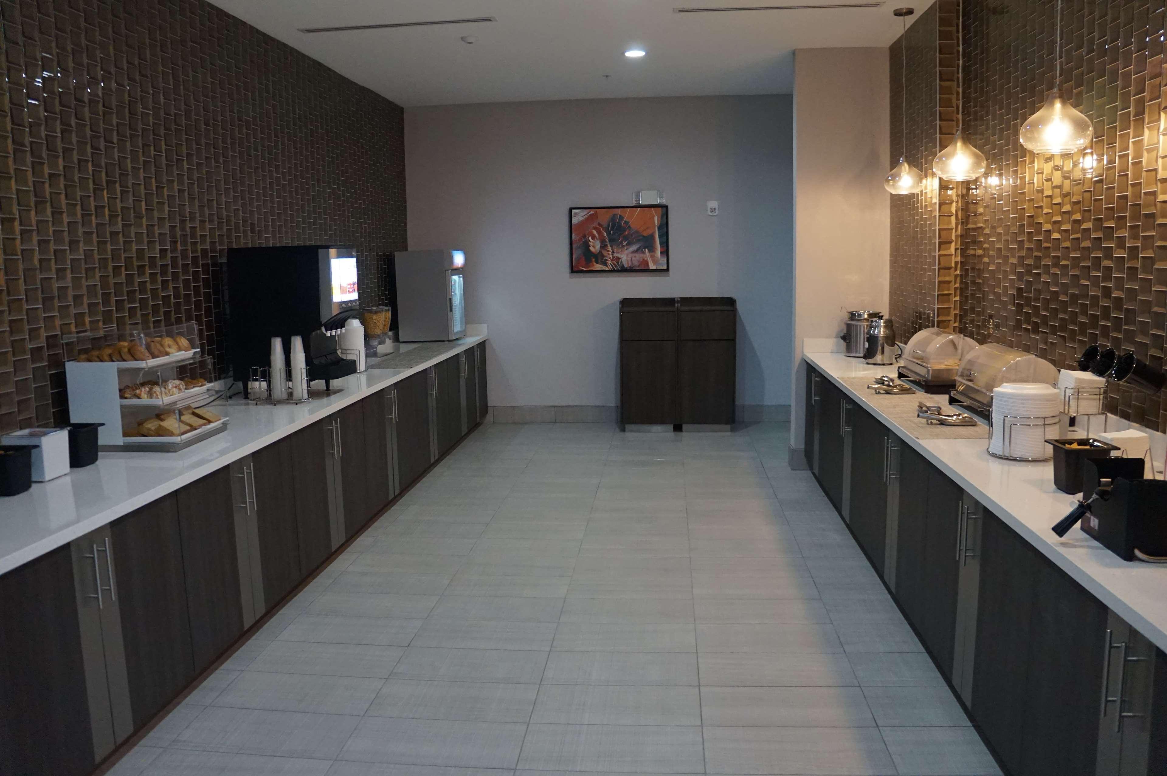 La Quinta Inn & Suites Dfw West-Glade-Parks Юлесс Экстерьер фото