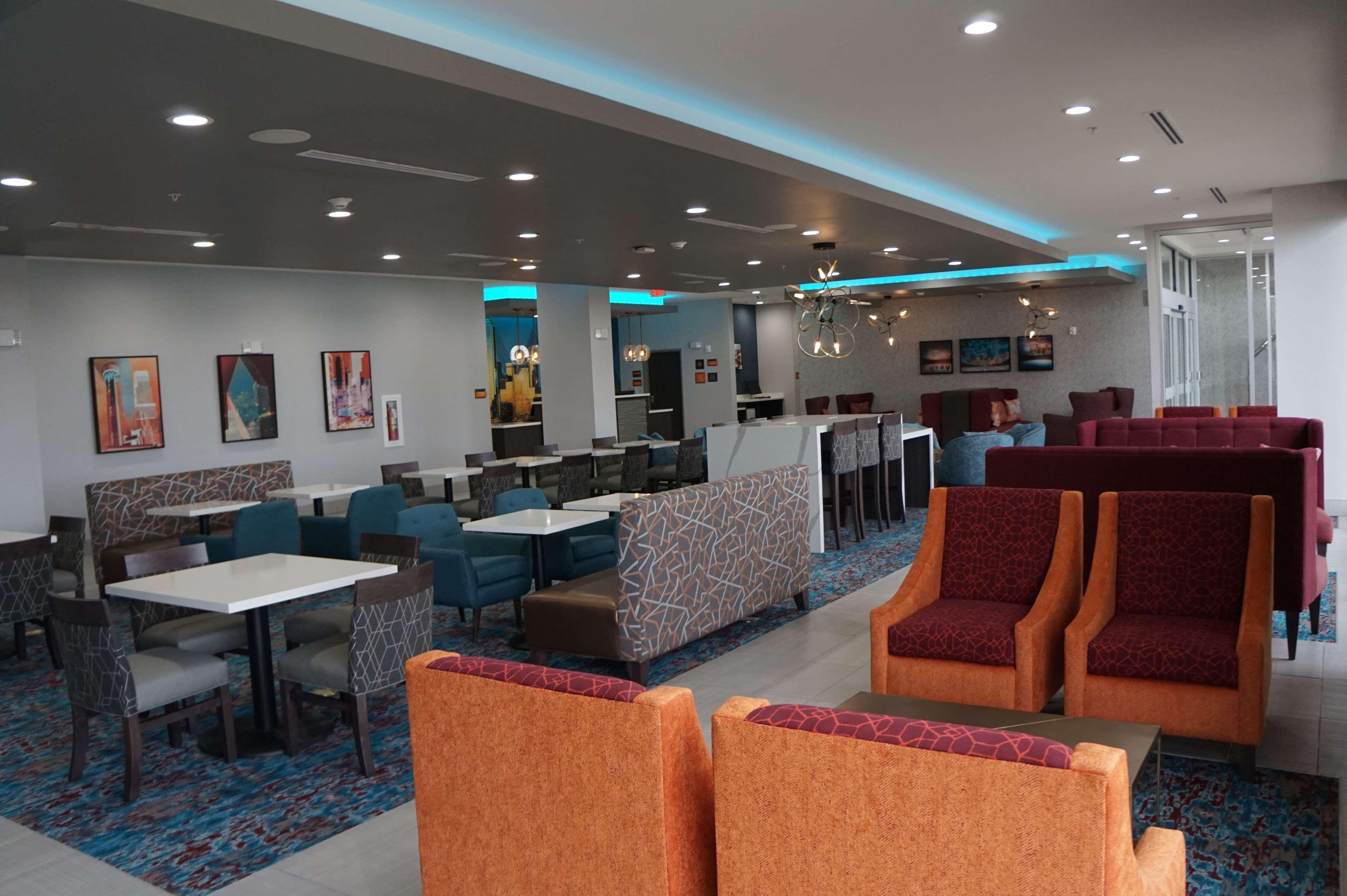 La Quinta Inn & Suites Dfw West-Glade-Parks Юлесс Экстерьер фото