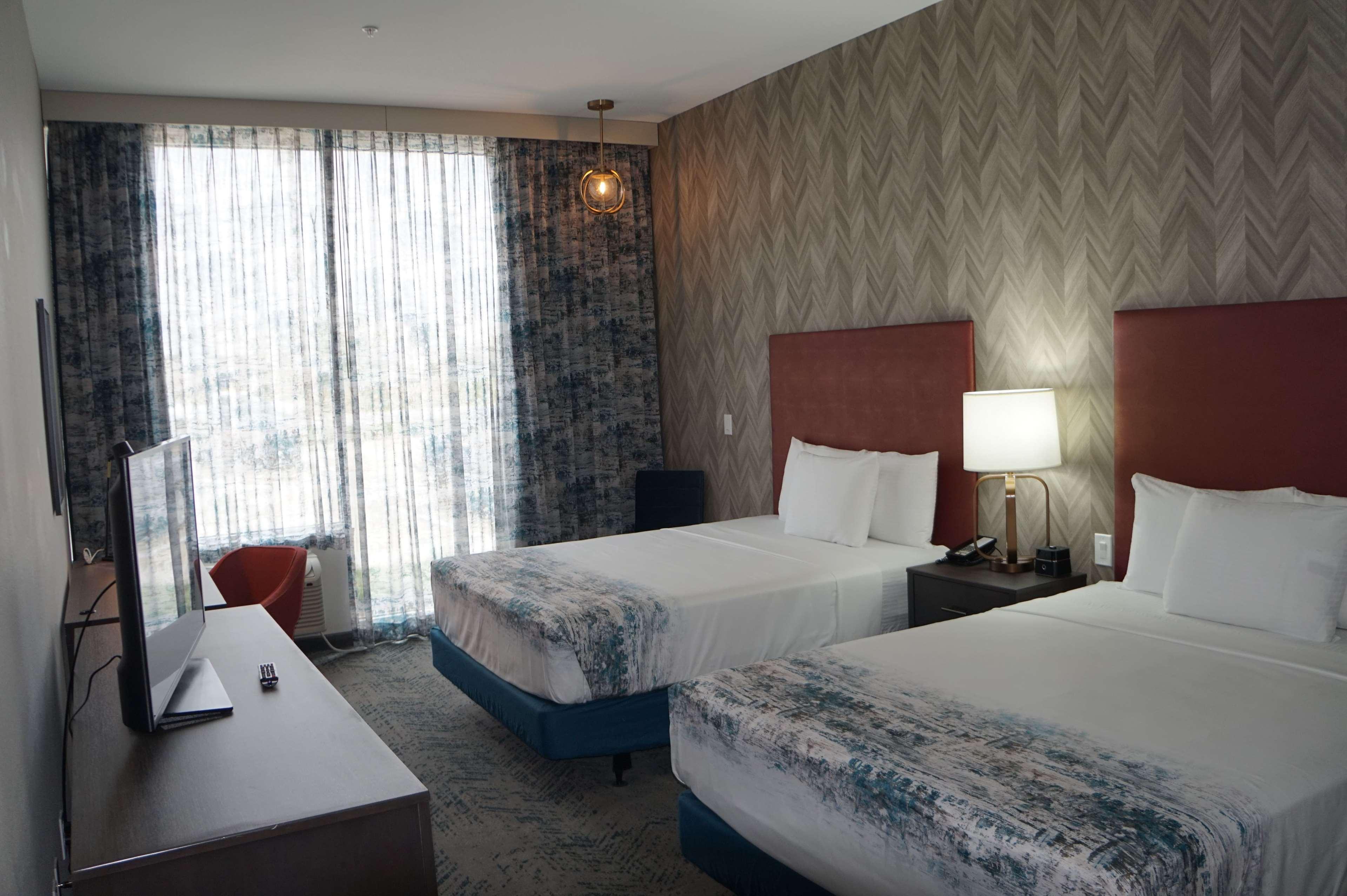 La Quinta Inn & Suites Dfw West-Glade-Parks Юлесс Экстерьер фото